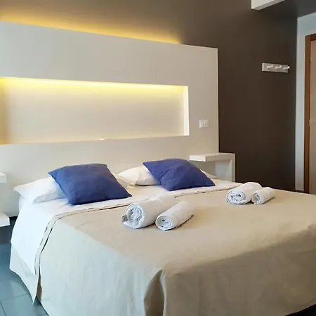 Hotel Desire'-2