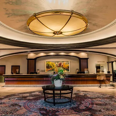 Amway Grand Plaza Hotel, Curio Collection By Hilton-2
