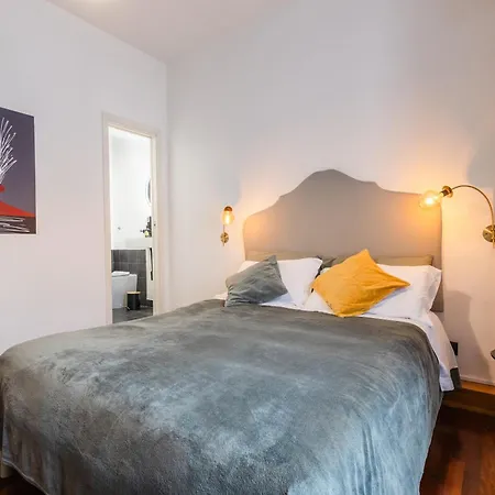 NapoliCentro Mare - Sea View Rooms&Suites-2