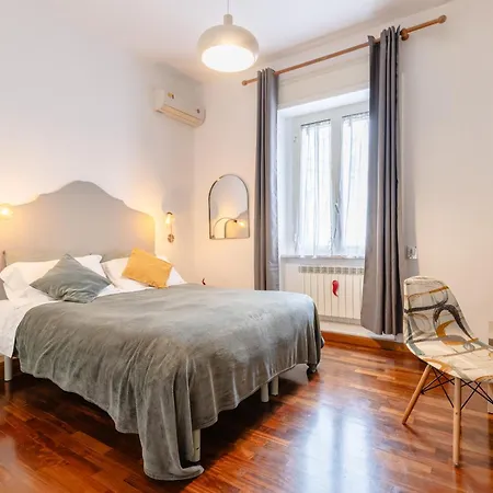 NapoliCentro Mare - Sea View Rooms&Suites-3