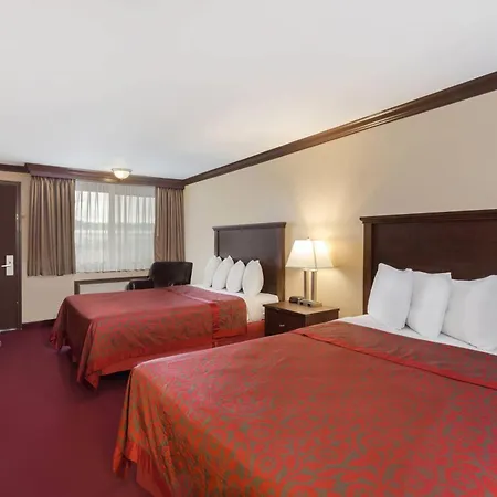 Days Inn By Wyndham Auburn-2