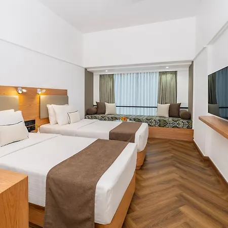 Hotel Kohinoor Continental, Airport-2