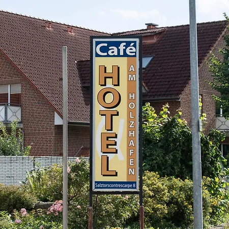 Hotel am Holzhafen-3