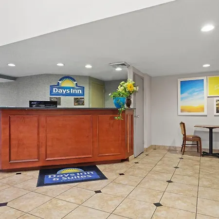 Days Inn By Wyndham Utica-2