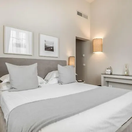 Villa Grey-2