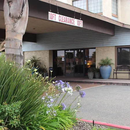 O'Cairns Inn And Suites-3