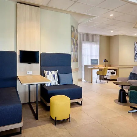 Courtyard By Marriott Magdeburg-3