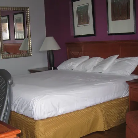 Santa Fe Inn - Pueblo-3