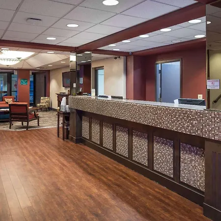 Ramada By Wyndham Downtown Spokane-2