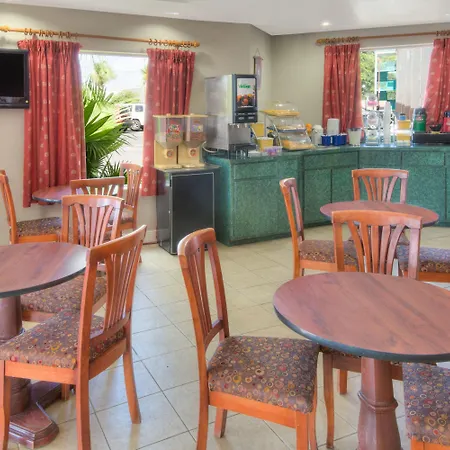Days Inn By Wyndham Gulfport-3