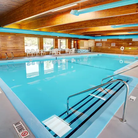Country Inn & Suites By Radisson, Traverse City, Mi-3