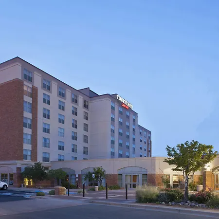 Courtyard By Marriott Pueblo-3