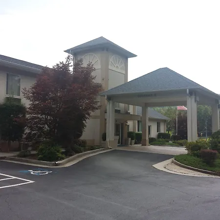 Clarion Pointe-Dillard Near Blue Ridge Mountains-2