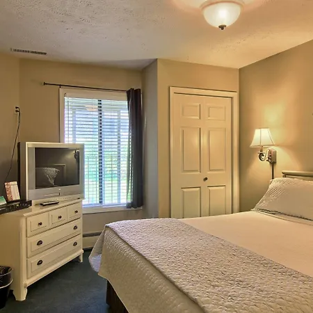 Pointes North Inn-3