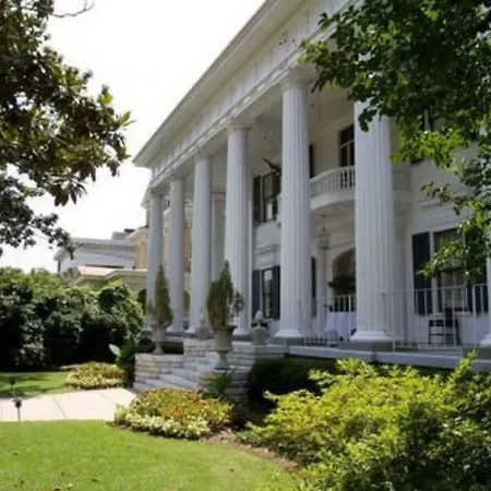1842 Inn-3