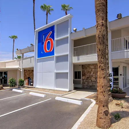Motel 6 Old Town Scottsdale Fashion Square-2