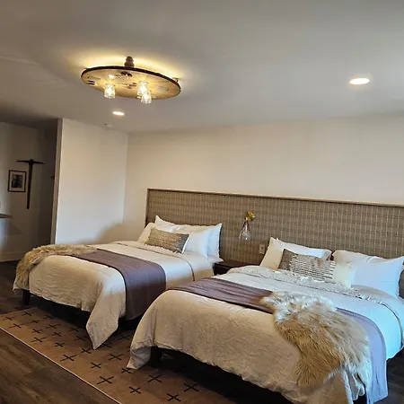 Tombstone Motel-3