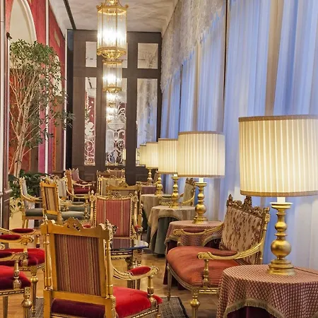 Hotel Regina Palace-2