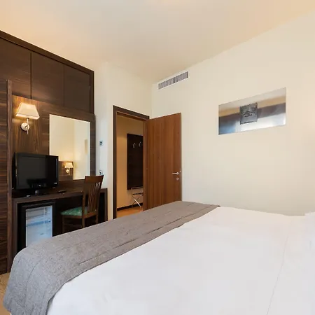 Quality Hotel Delfino Venezia Mestre-3