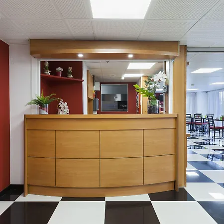 Enzo Hotels Chalons en Champagne-3