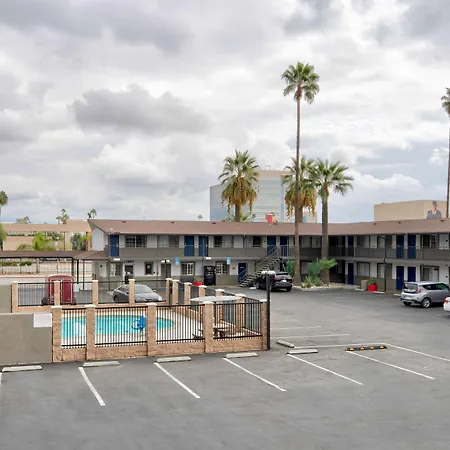 Studio 6 Suites San Bernardino, Ca-2