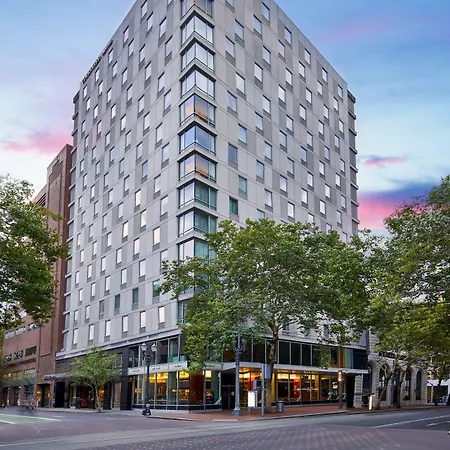 Courtyard By Marriott Portland City Center-3