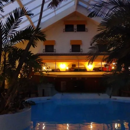 Tropical Hotel-3