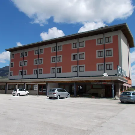 Hotel Holidays-3