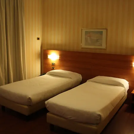 Hotel 2C-2