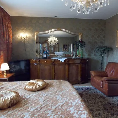 Weena House-3