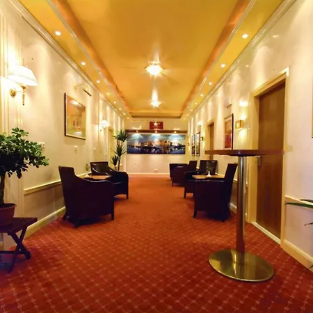 Traveller Hotel-3