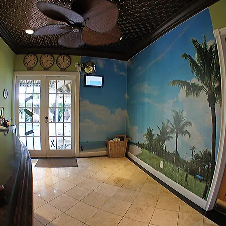 Seascape Tropical Inn (Adults Only)-3