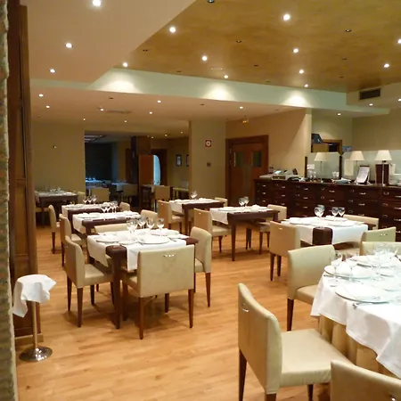 Gran Hotel Ciudad de Barbastro-3