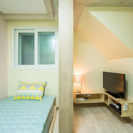 Guesthouse The Hill-3