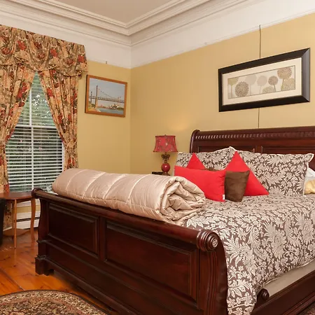Blind Tiger Portland - Carleton Street Guest House-3