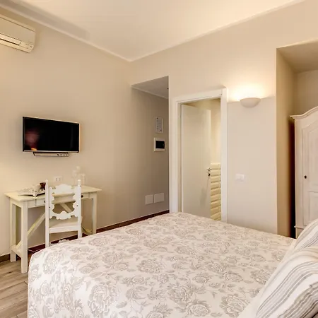 Casa Tua Vaticano Guest House-3