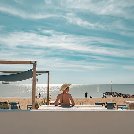 Hôtel Le Rivage vue sur mer - LOGIS - Châtelaillon-plage-2