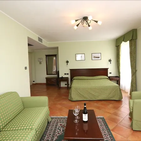 Hotel Barolo-3