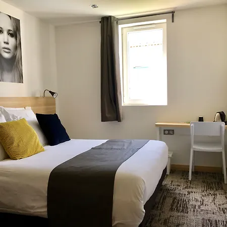 Brit Hotel Martigues Nord-3