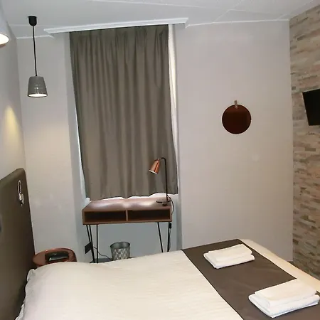 Hotel Sur Le Quai-2