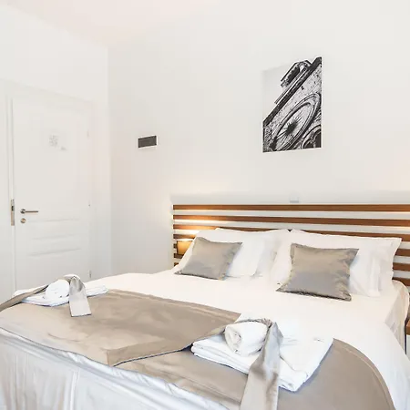 Prima Luxury Rooms-2