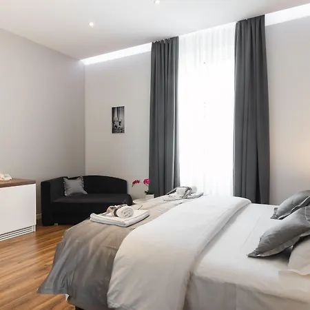 Prima Luxury Rooms-3