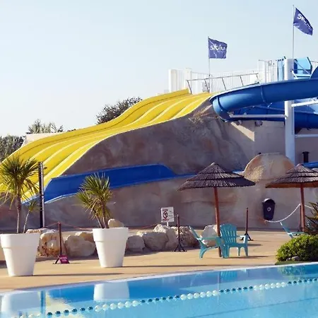 Les Charmettes Holiday Home-3