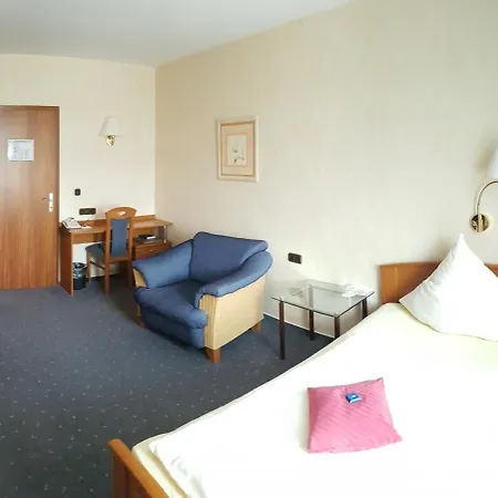 Hotel Vier Linden-3