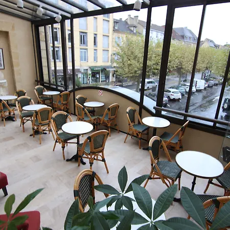 Hôtel Montaigne-2