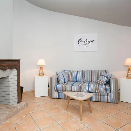 Le Relais Des Trois Mas-2