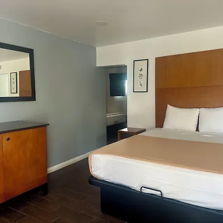 Oceanside Inn & Suites-3