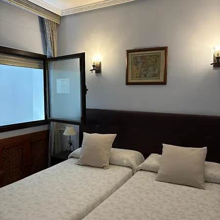 Hostal Cerezo 2-3