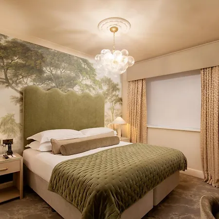The Capital Hotel, Apartments & Townhouse - Small Luxury Hotels Of The World-3