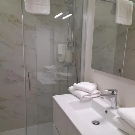Adonis Ajaccio - Hôtel Albion-3